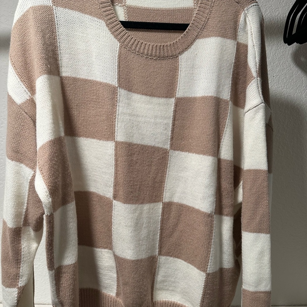 Women's Checkered Sweater - Cream and Tan